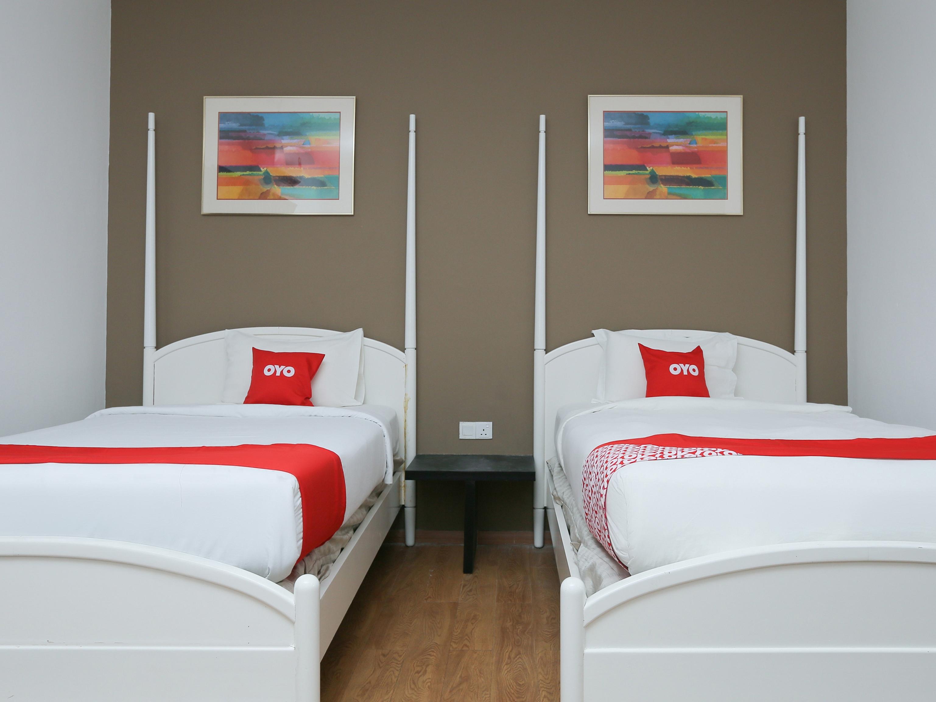 Oyo 89915 East Mount Hotel Kukup Kültér fotó