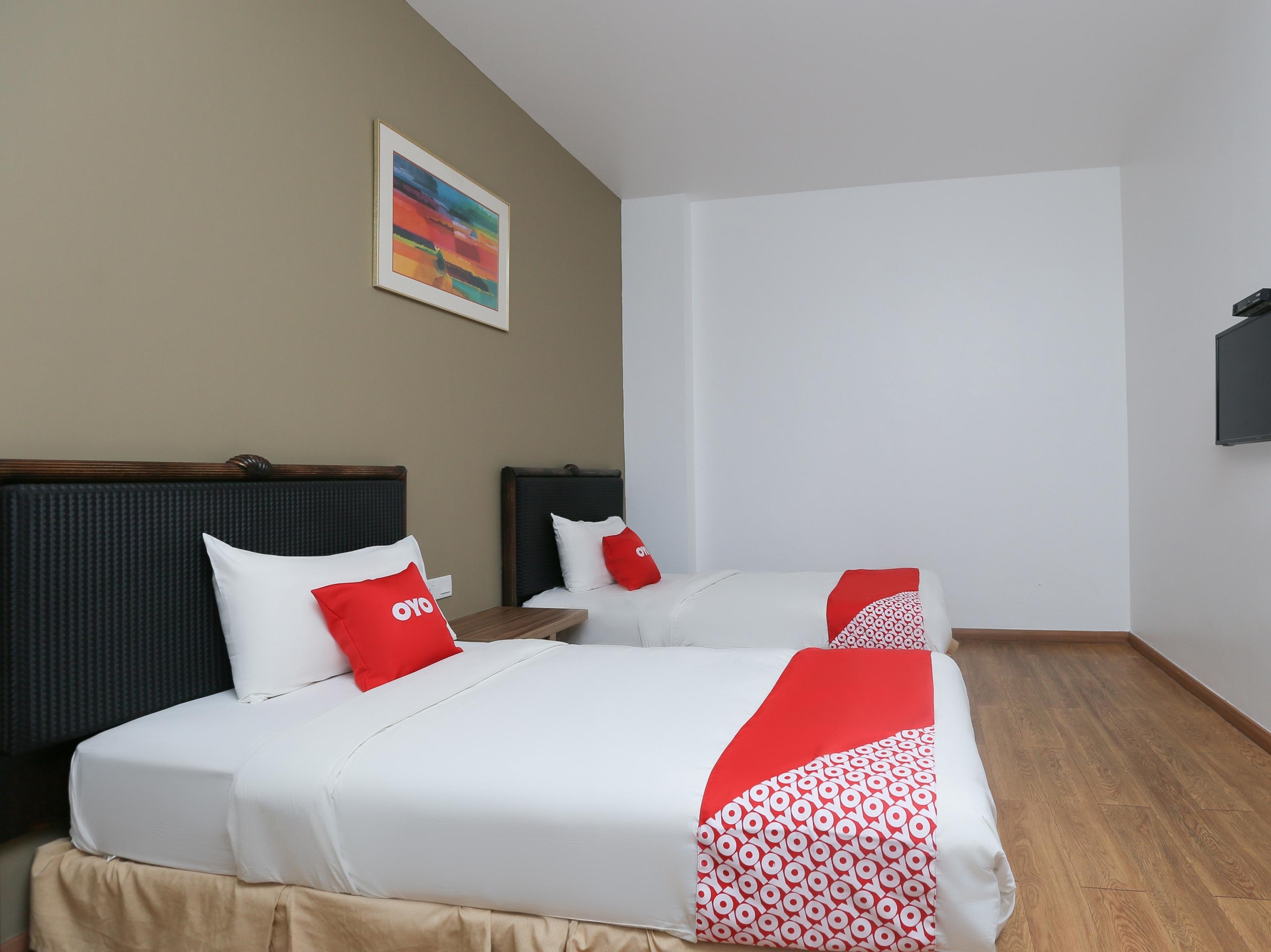 Oyo 89915 East Mount Hotel Kukup Kültér fotó