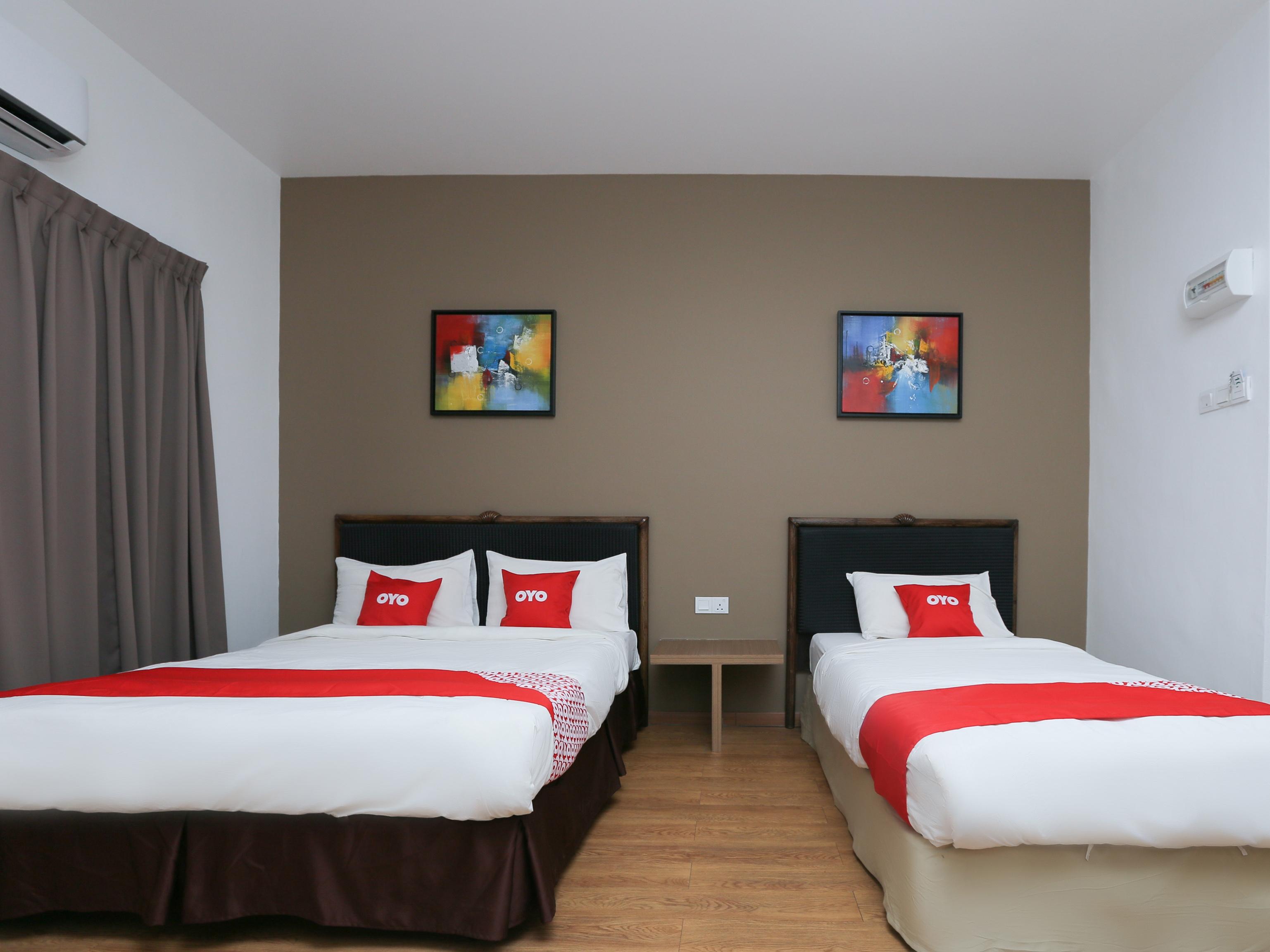 Oyo 89915 East Mount Hotel Kukup Kültér fotó