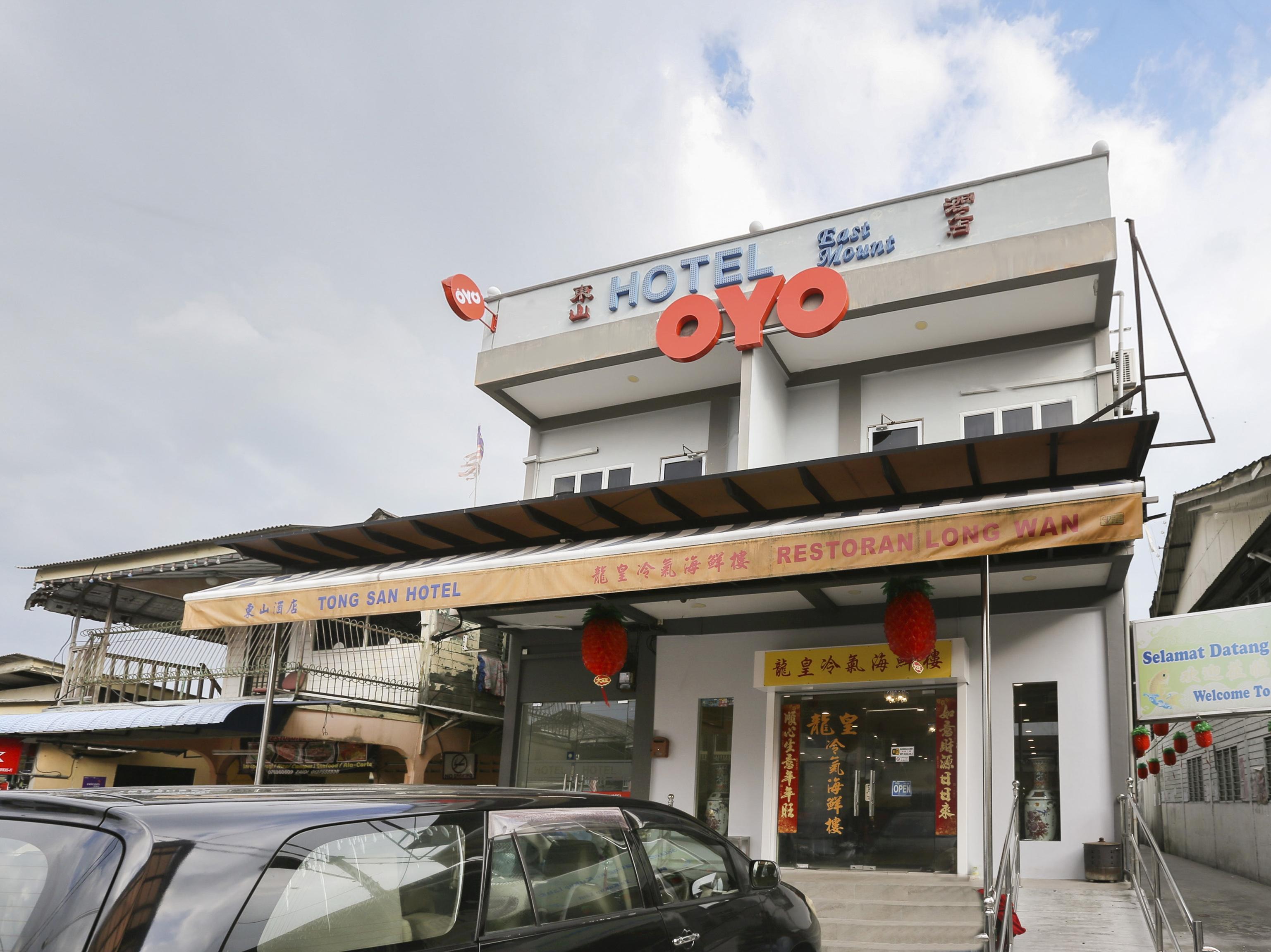 Oyo 89915 East Mount Hotel Kukup Kültér fotó