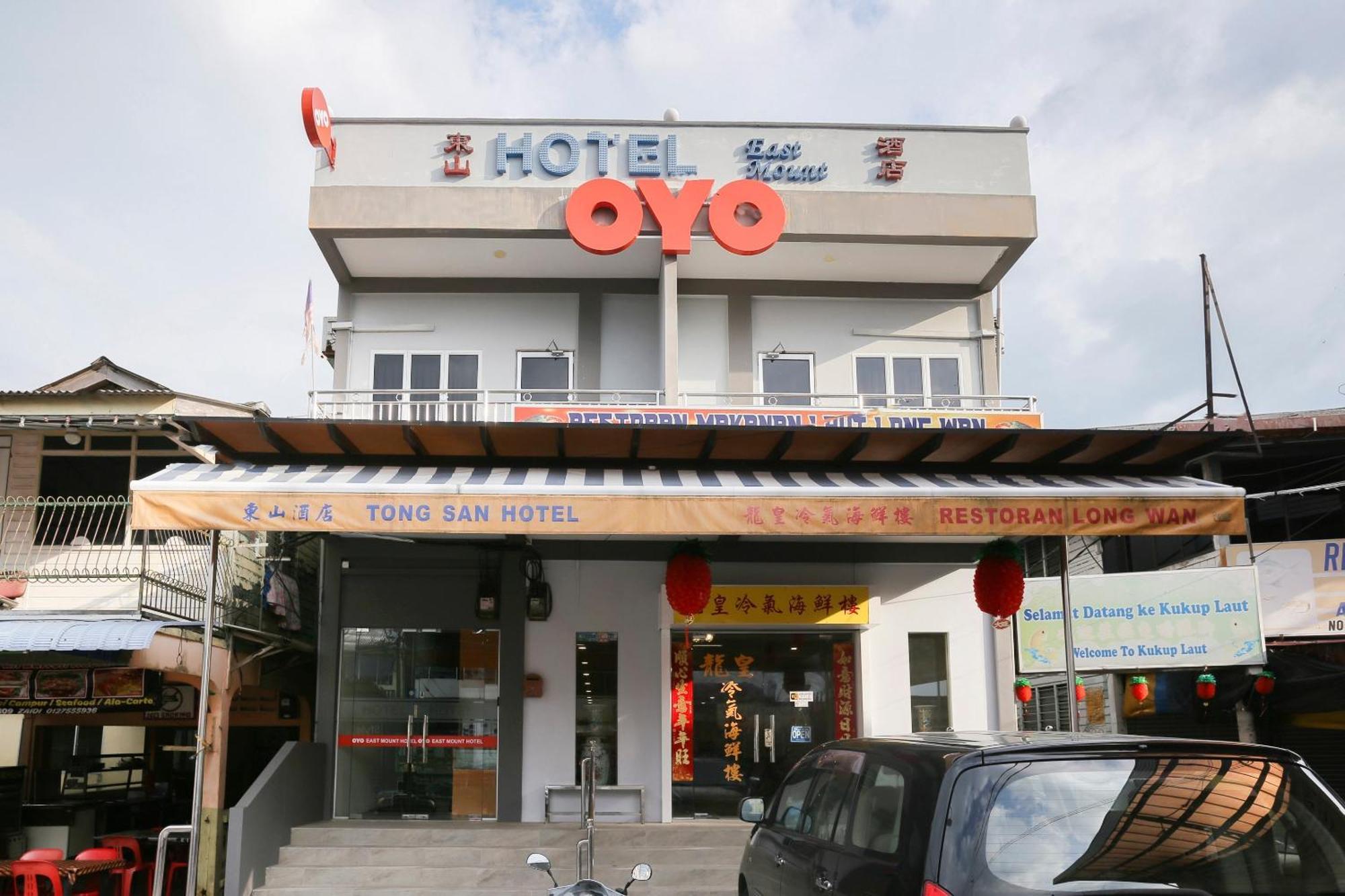 Oyo 89915 East Mount Hotel Kukup Kültér fotó