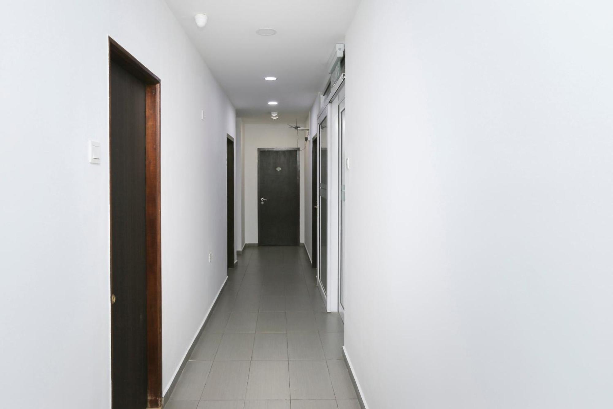 Oyo 89915 East Mount Hotel Kukup Kültér fotó
