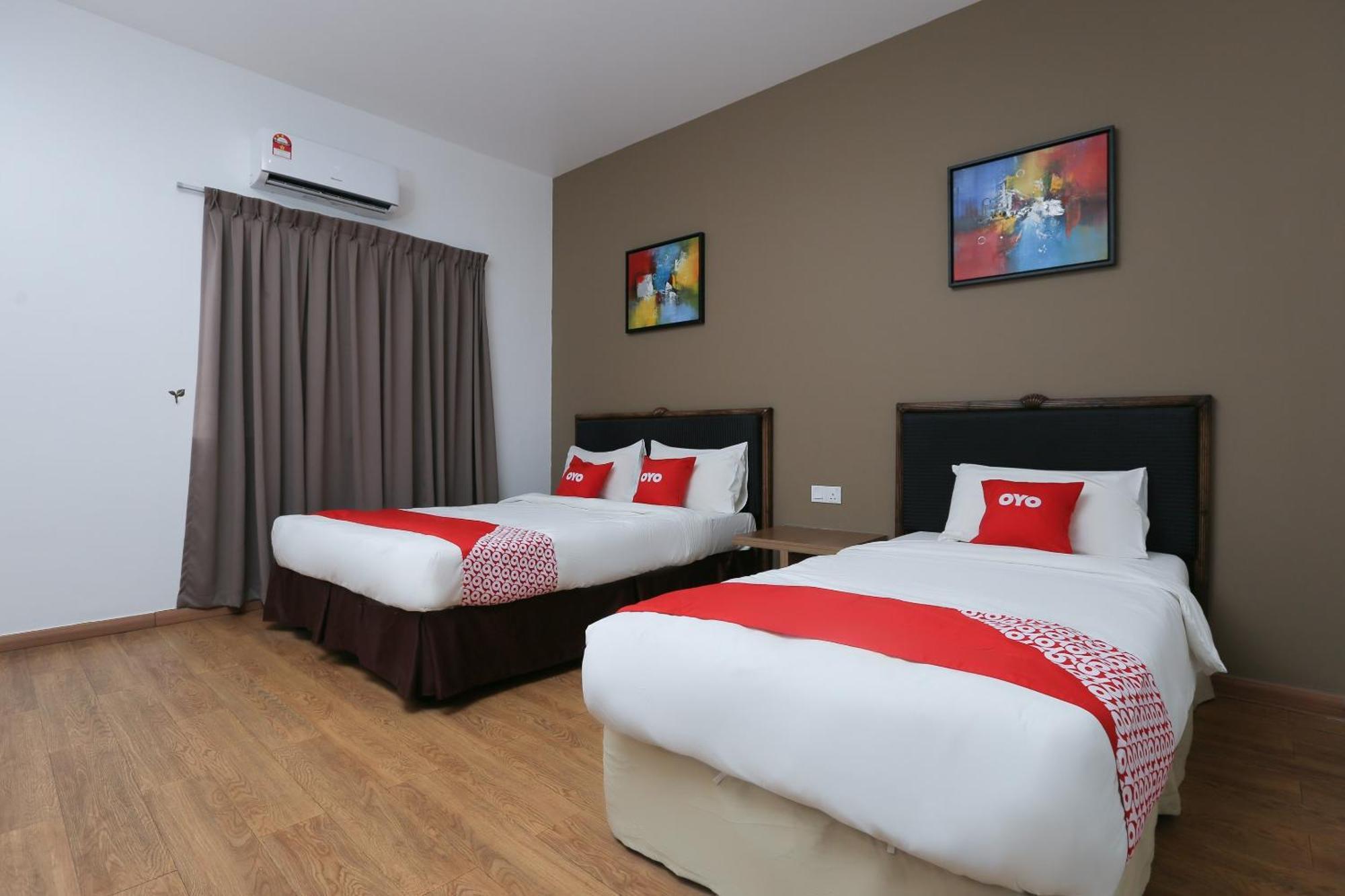 Oyo 89915 East Mount Hotel Kukup Kültér fotó