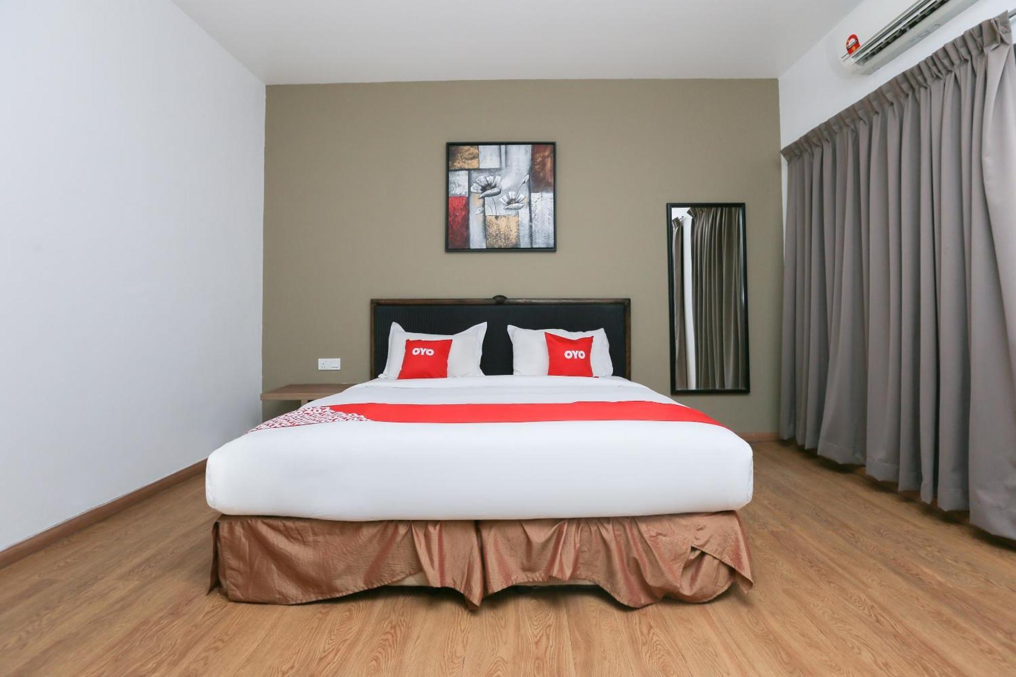Oyo 89915 East Mount Hotel Kukup Kültér fotó