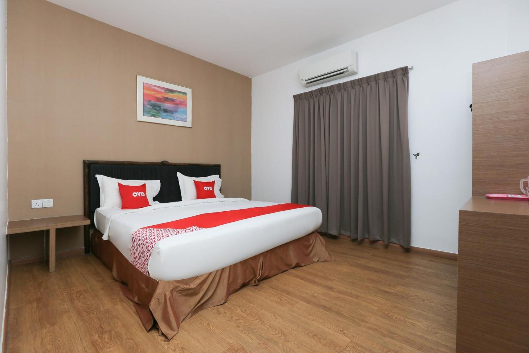 Oyo 89915 East Mount Hotel Kukup Kültér fotó