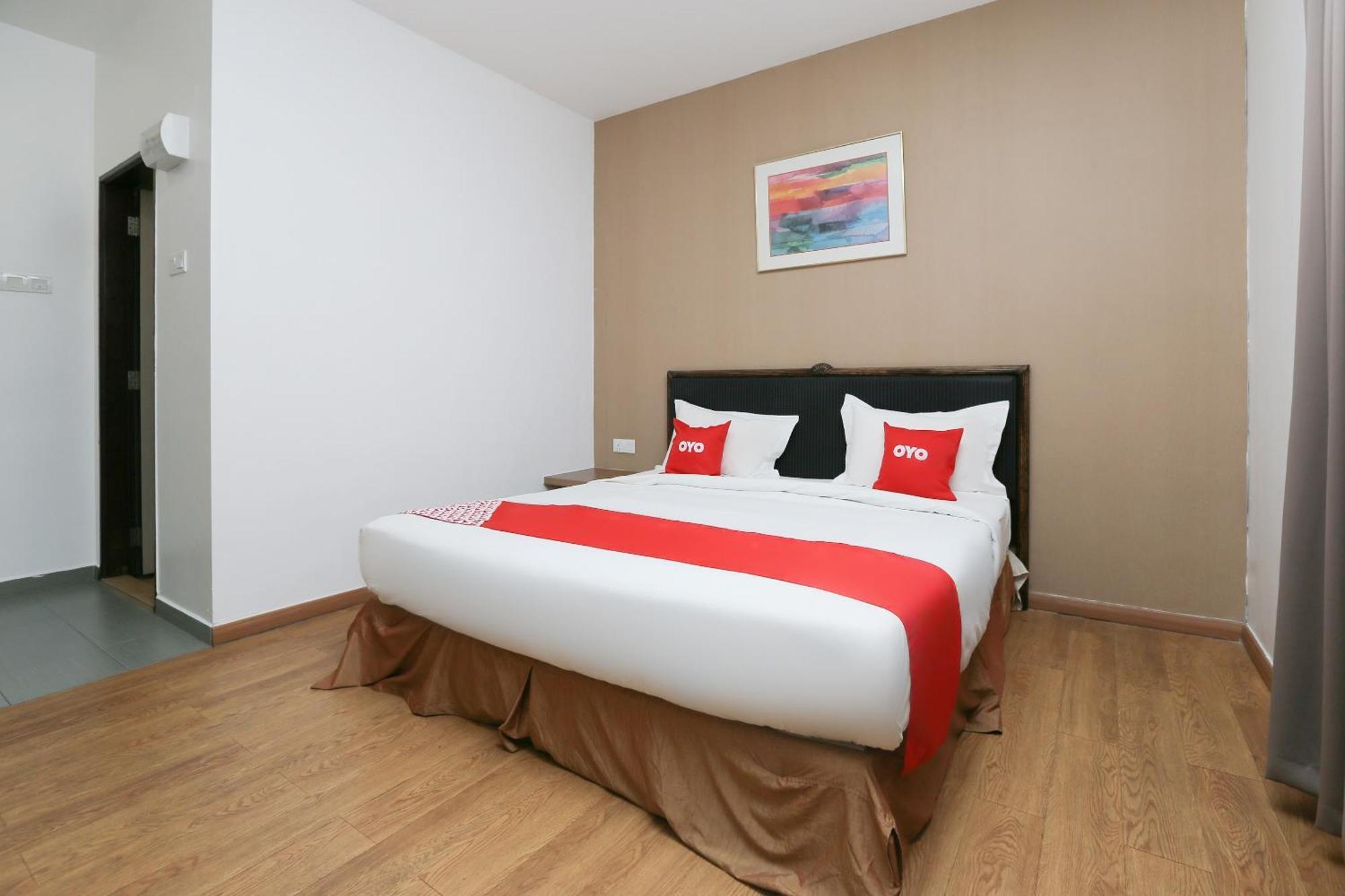 Oyo 89915 East Mount Hotel Kukup Kültér fotó
